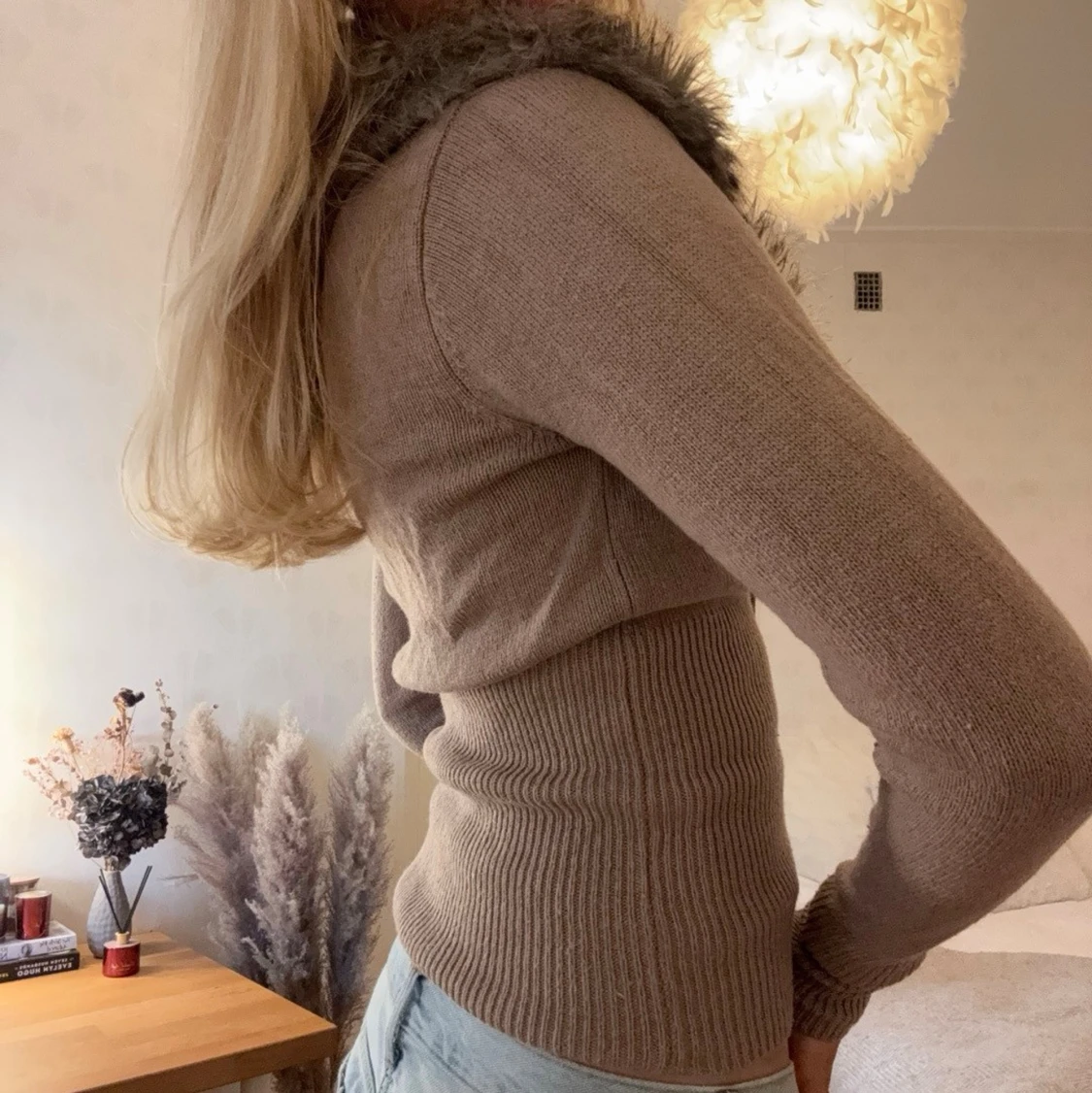 Beige kofta med päls - 1