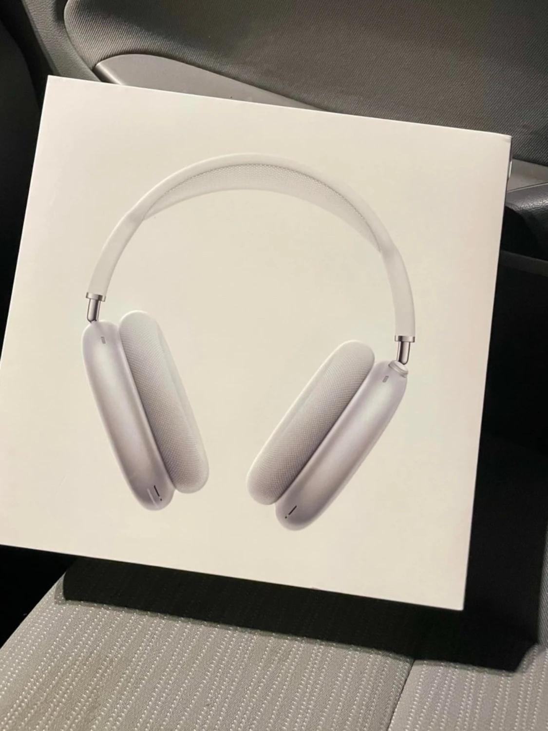 AirPods Max - Silver - 1