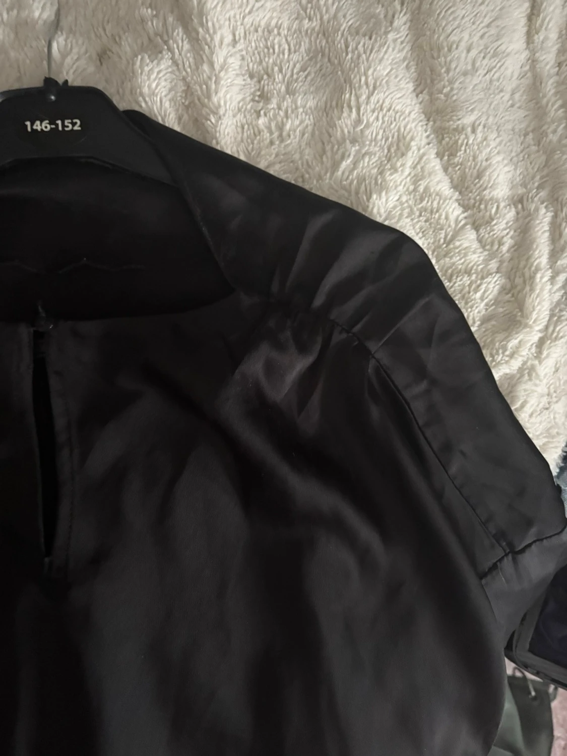 Svart blus i satin-look - 2