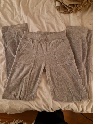 Juicy  - Grå mjukisbyxor från Juicy Couture i storlek XXS