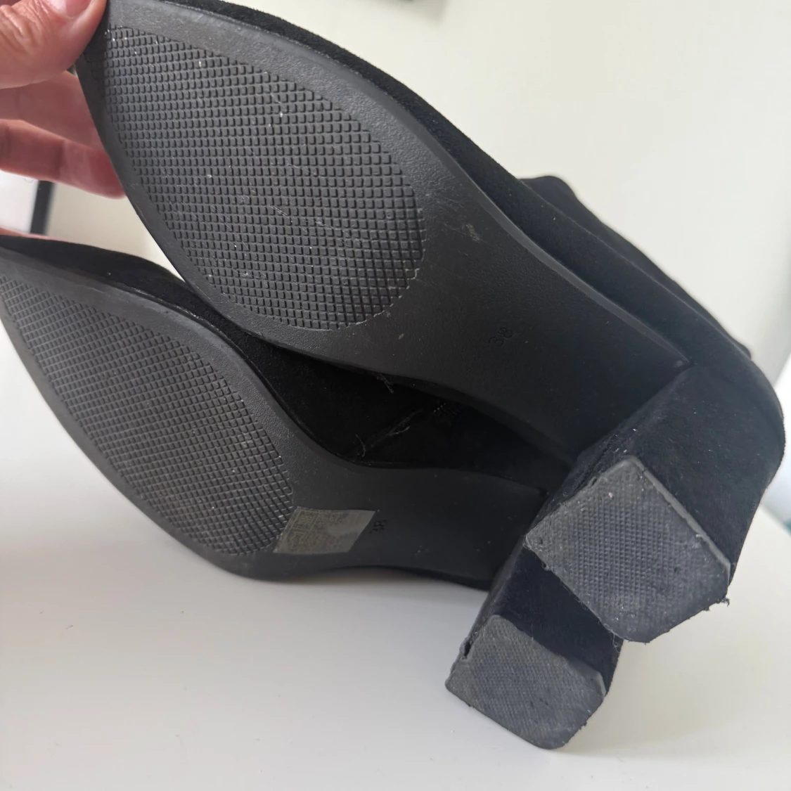 Svarta stövlar i fuskmocka, mycket fint skick! - 3