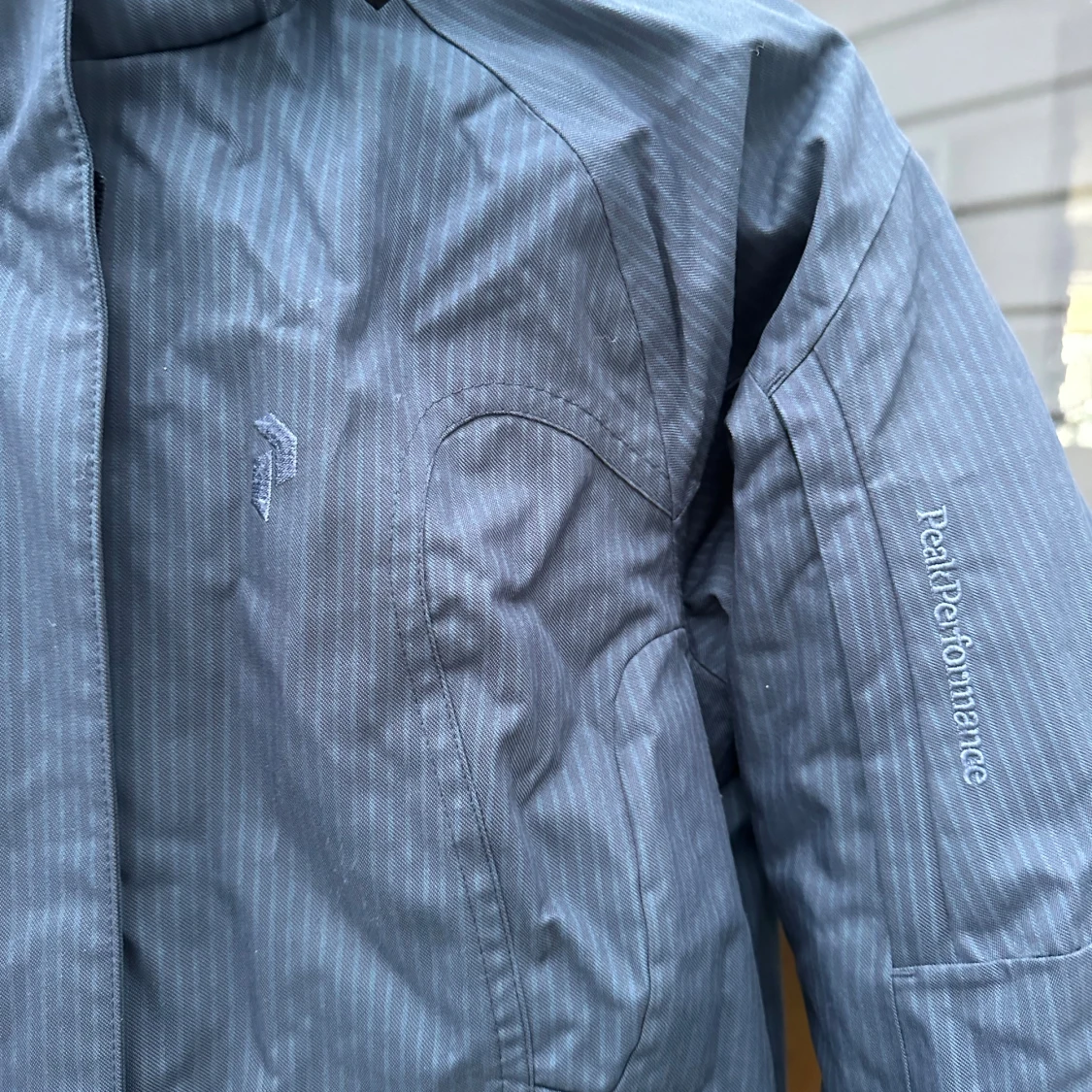 Blå randig  Peak Performance skidjacka - 1