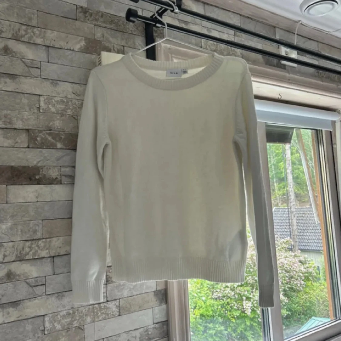 Vit stickad tröja från Vila XS
