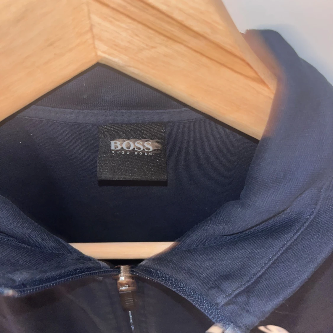 Marinblå hoodie från Hugo Boss - 2
