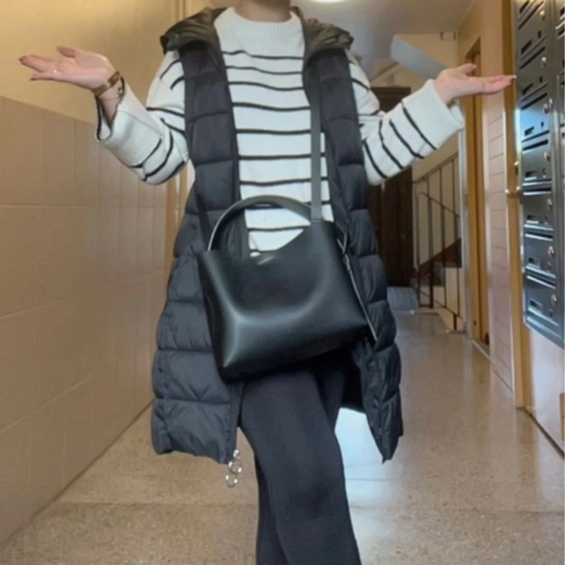 JDY  lång väst med huva Stl XS  - 1