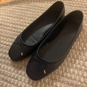 Ballerina - Ballerina skor, svarta. Använda en gång