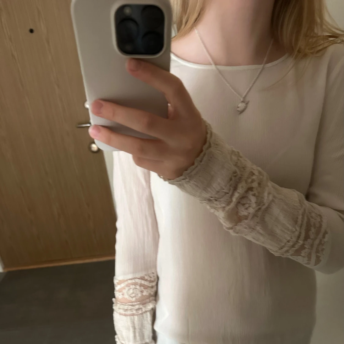 Vit blus med spetsdetaljer Vero Moda - 1