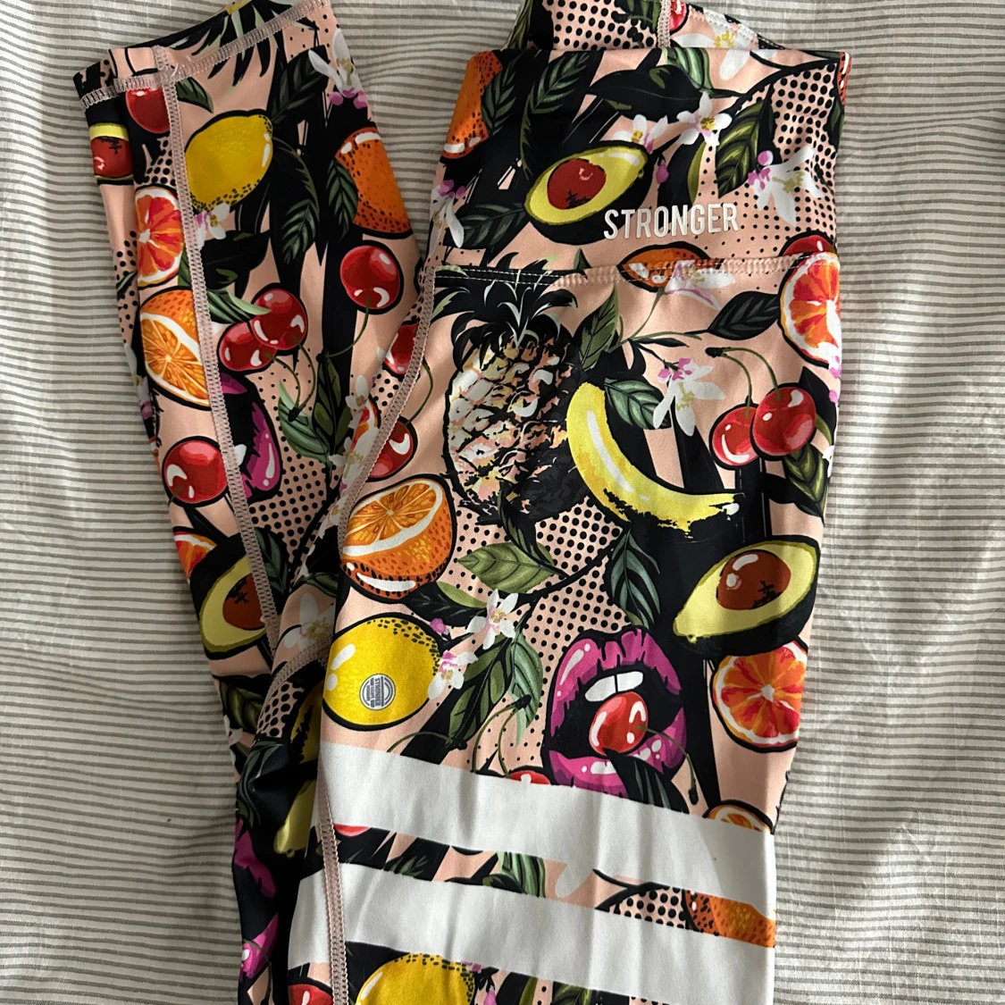 Färgglada leggings från Stronger, S