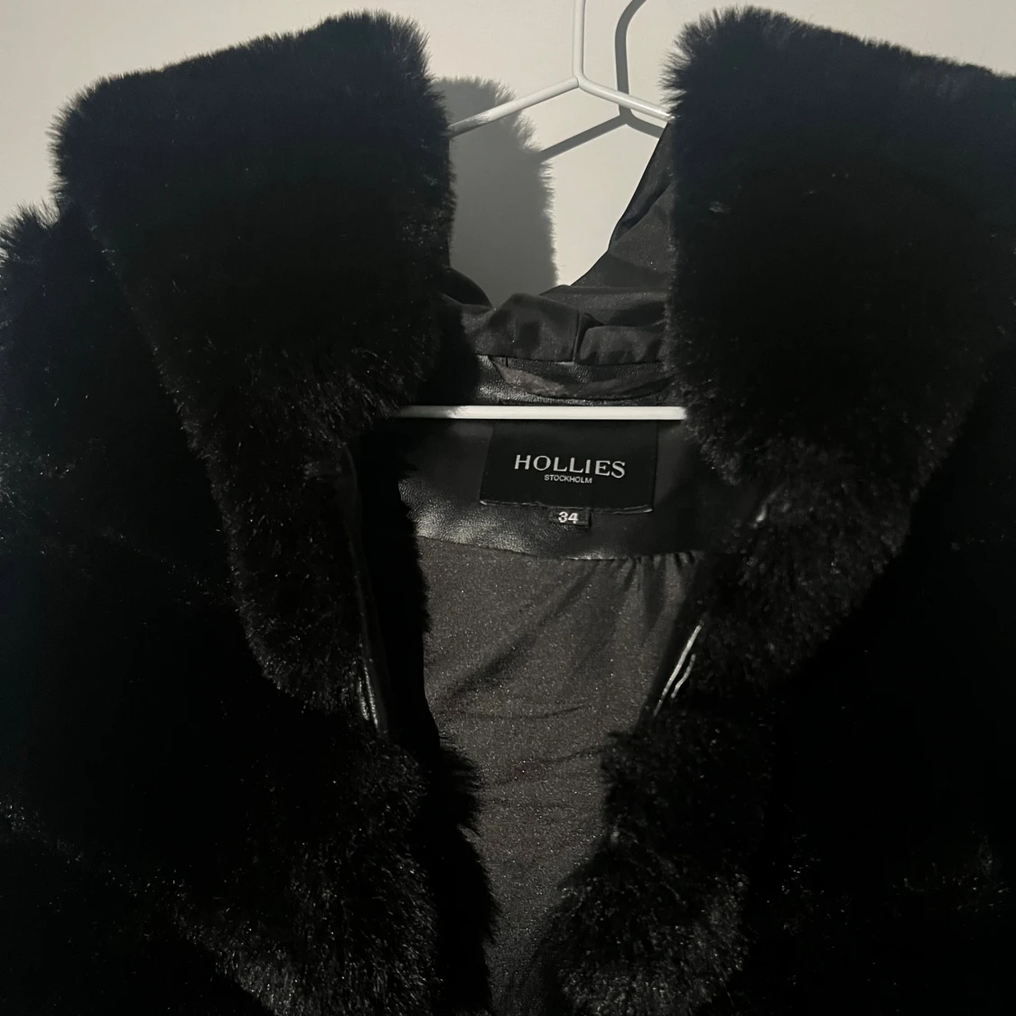 Pälsväst Med Luva - Hollies - 1