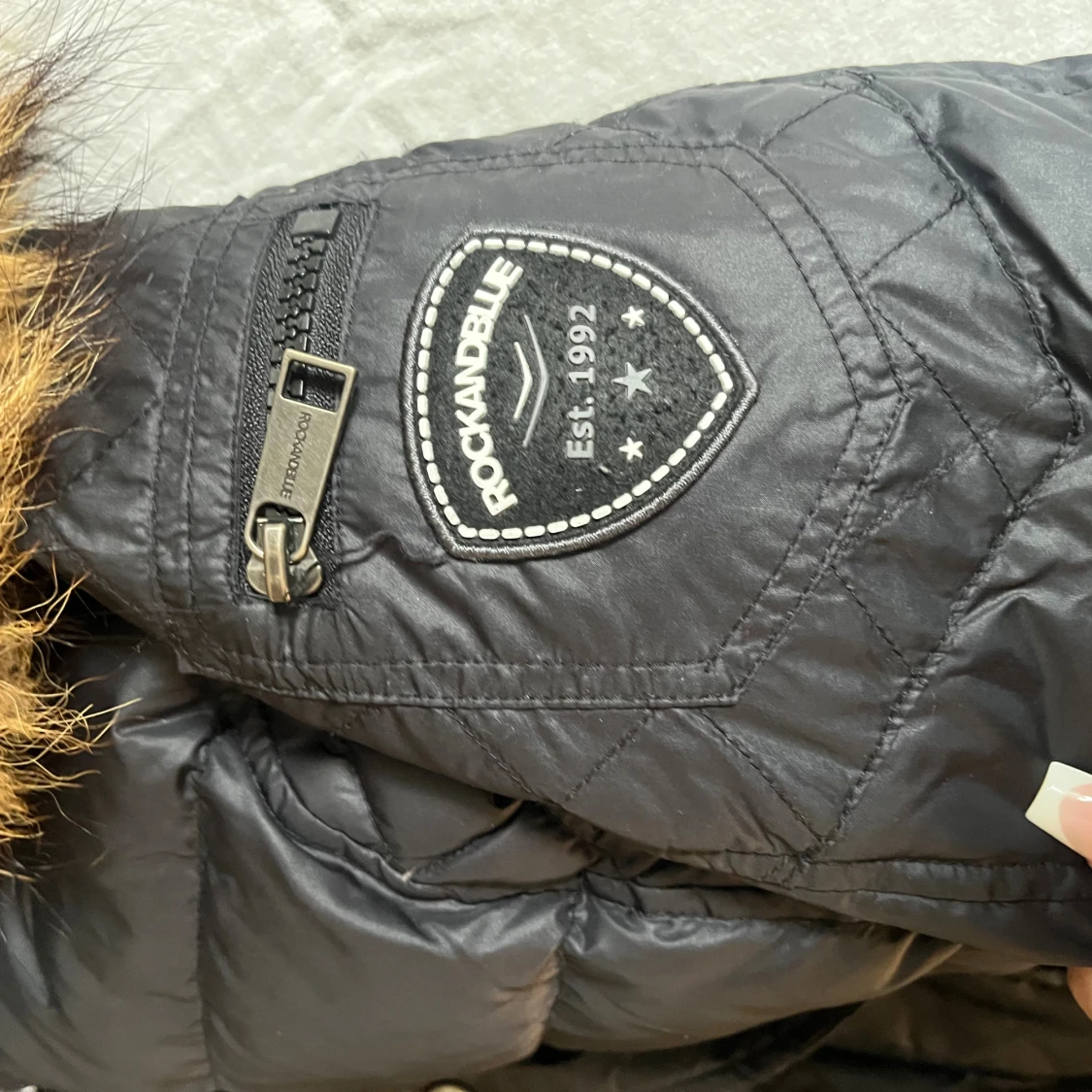 Svart dunjacka Rockandblue  - 2