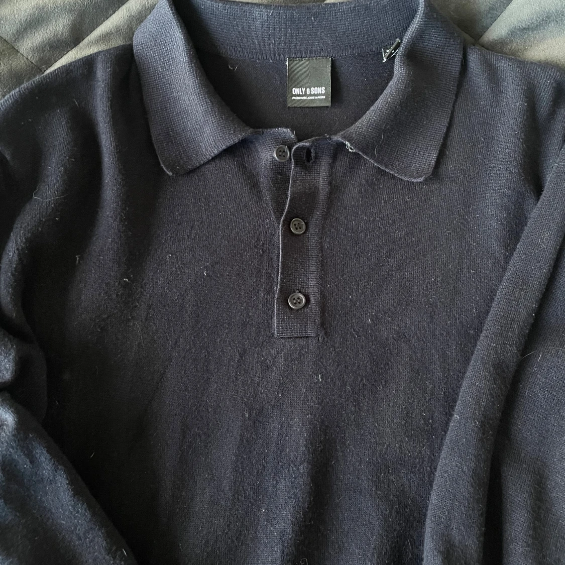 Mörkblå stickad pikétröja Only & Sons