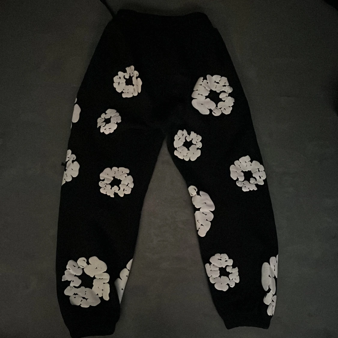 Svarta Denim Tears  - 1