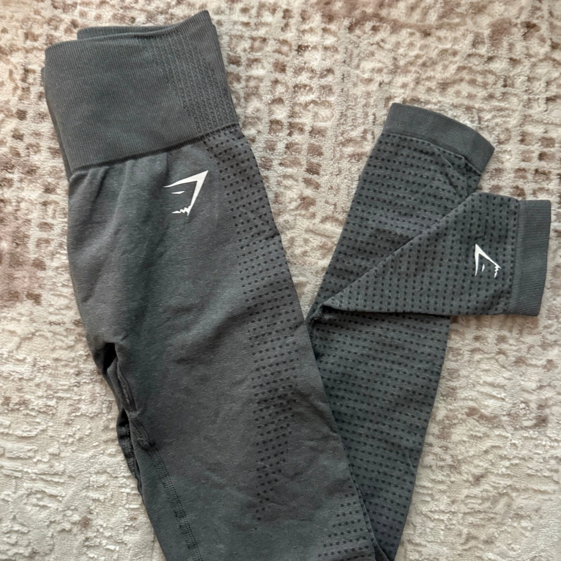 Mörkgrå leggings från Gymshark