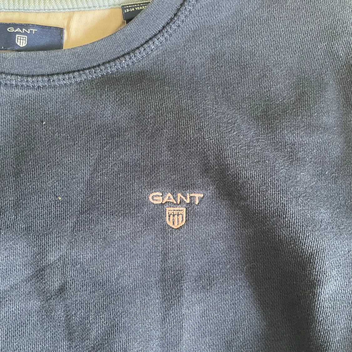 Mörkblå sweatshirt från GANT - 2