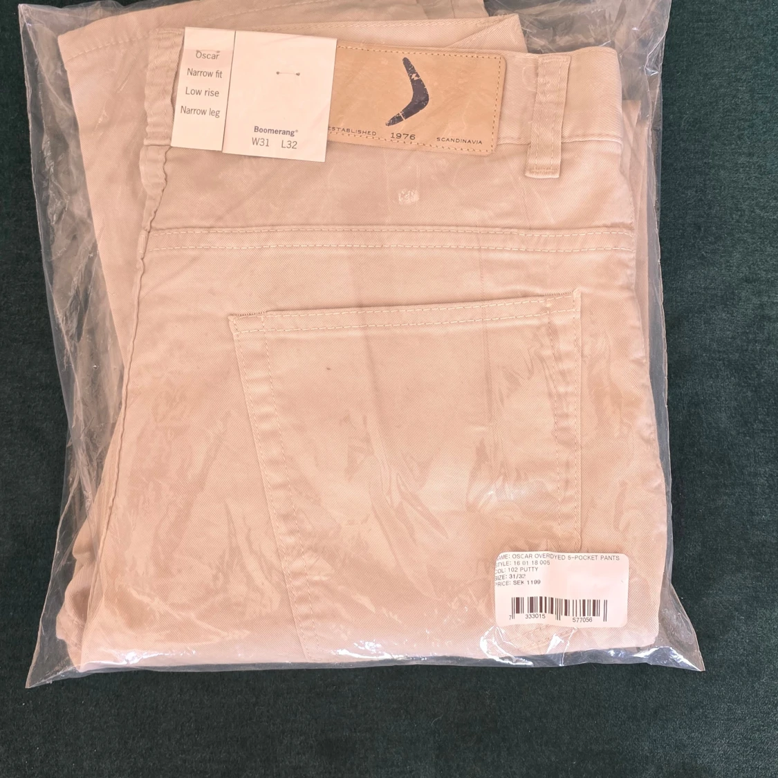 Beiga smala chinos från Boomerang - 2