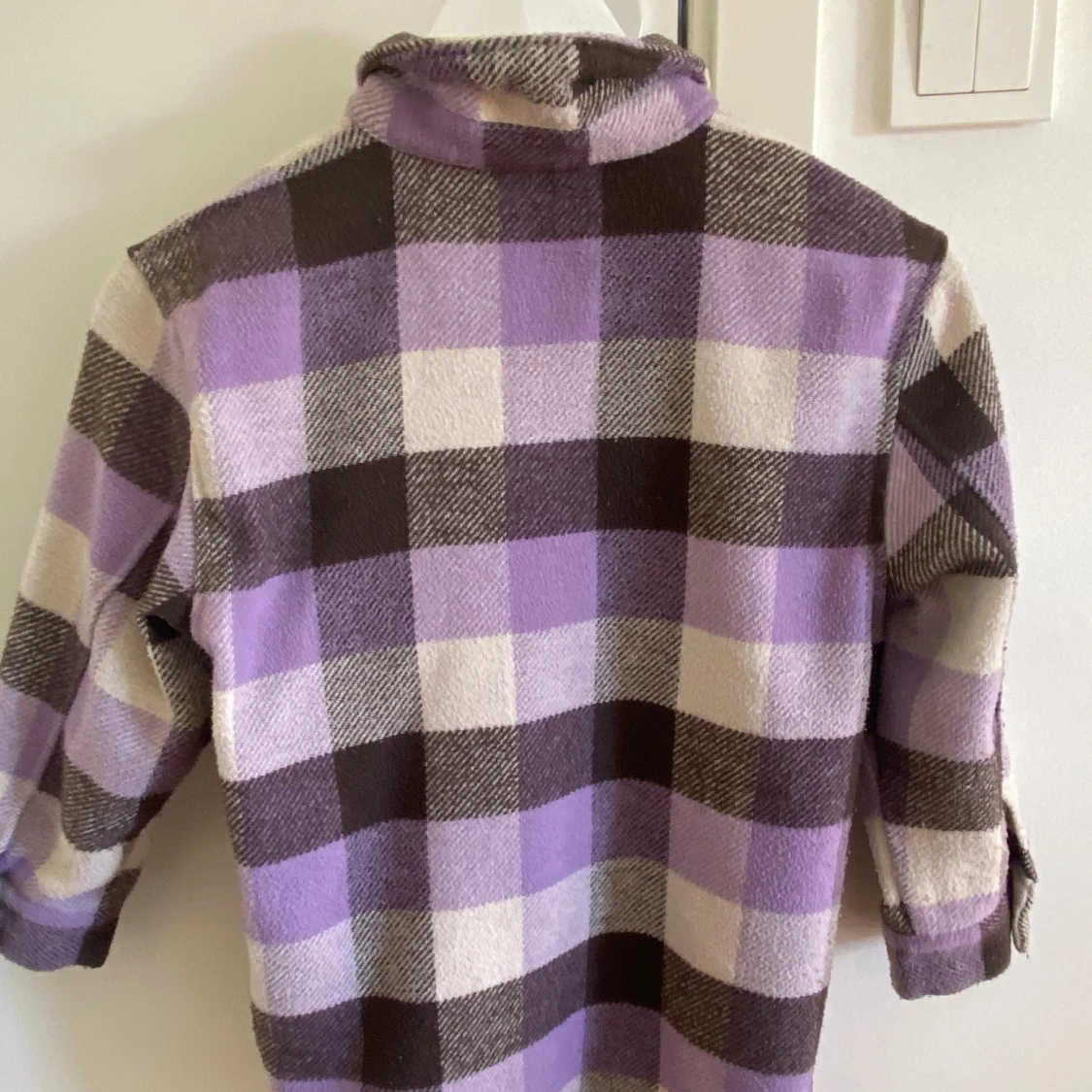 Rutig kappa i brun, lila och vit - 1