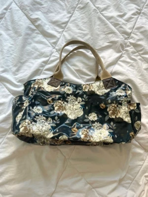 Vintage väska  - Supersöt vintage väska🙌