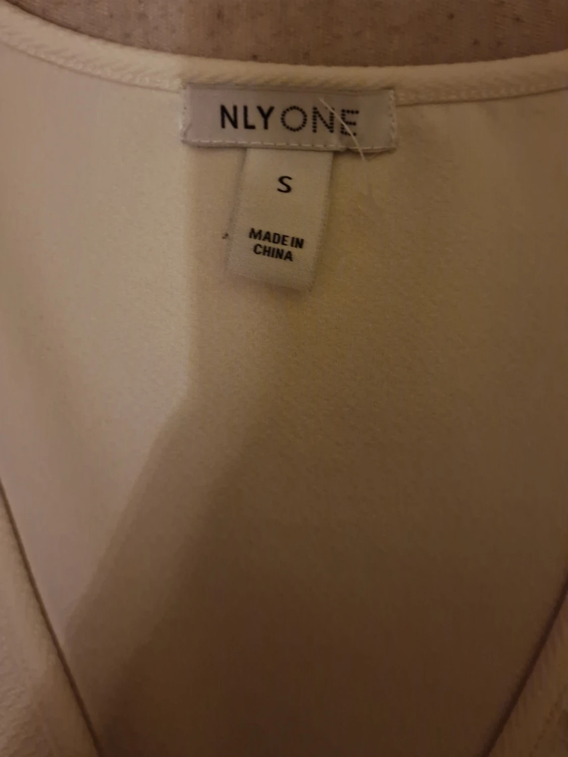 Vit långärmad klänning från NLY One - 1