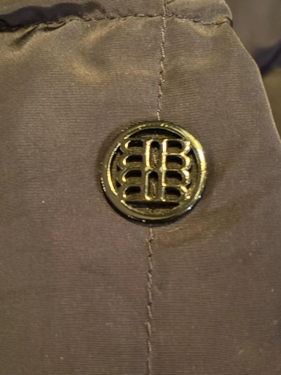 Svart lång dunjacka med päls, från Blonde no. 8 - 4