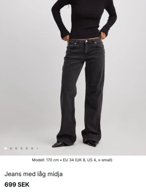 Nakd jeans - De populära Lågmidjade Nakd jeansen. Endast lite skavda längst ner. 