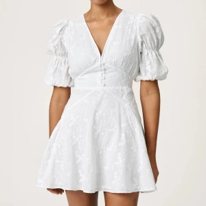 Adoore klänning - Kortärmad adoore klänning i strl 36💗 nypris 1495