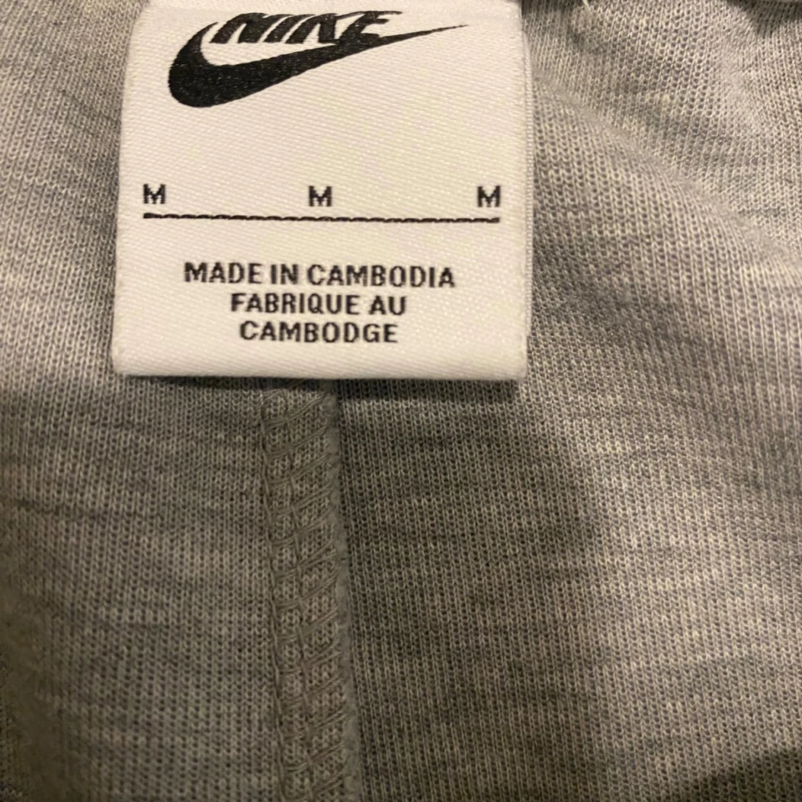 Grå mjukisbyxor från Nike, storlek M - 91