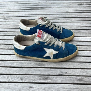 Golden Goose skor  - Goolden goose skor | Bra skick | Nypris 5000kr | Storlek 40 passar 41 | Hör av dig vid minsta fråga eller fundering📩