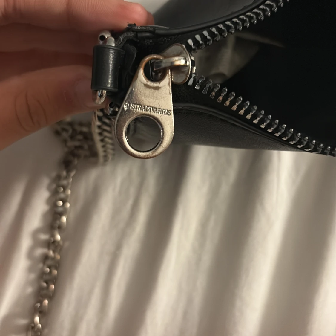 Svart axelväska från Stradivarius - 2