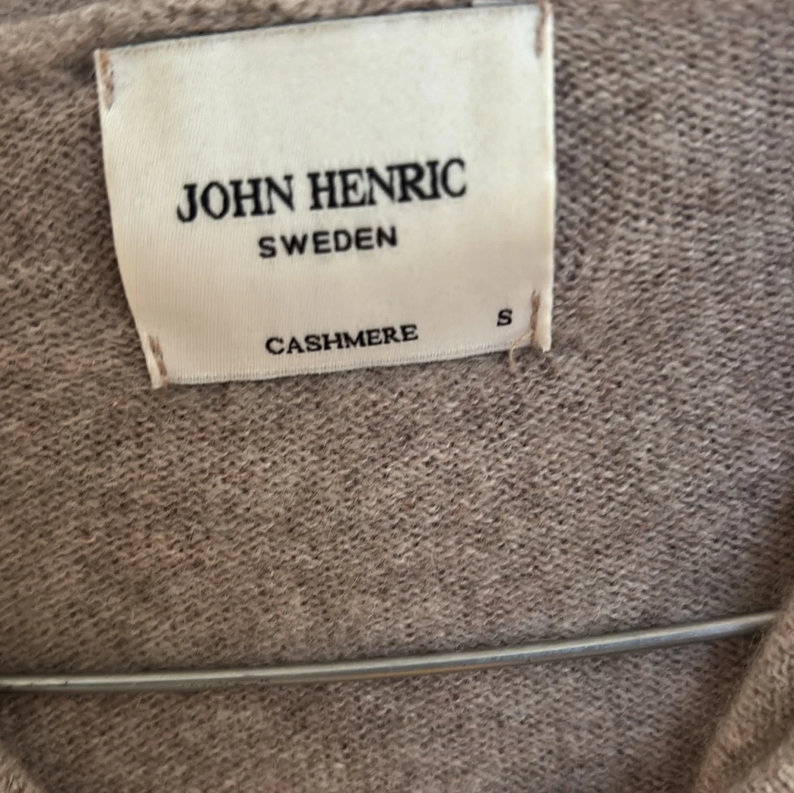 Beige kashmirhoodie från John Henric - 2
