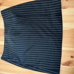 Randig kjol - Randig kjol från kappahl aldrig använd