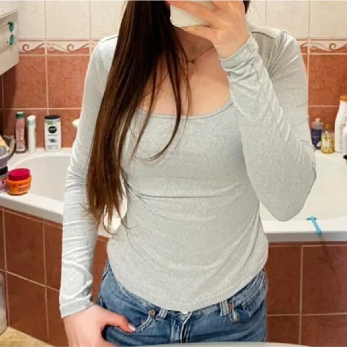 Grå långärmad basic tröja