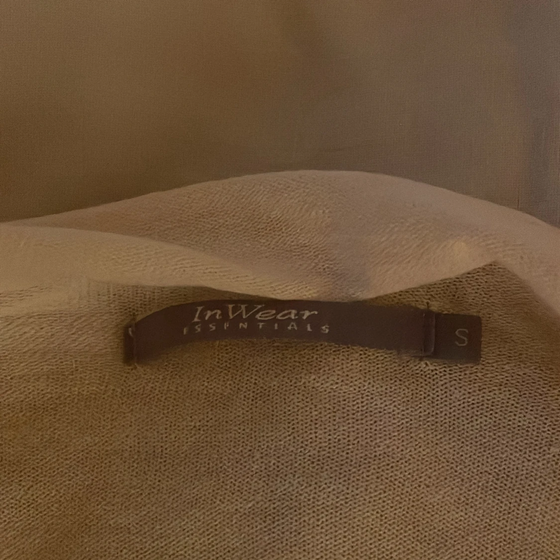 Beige omlottkofta med volanger InWear - 1