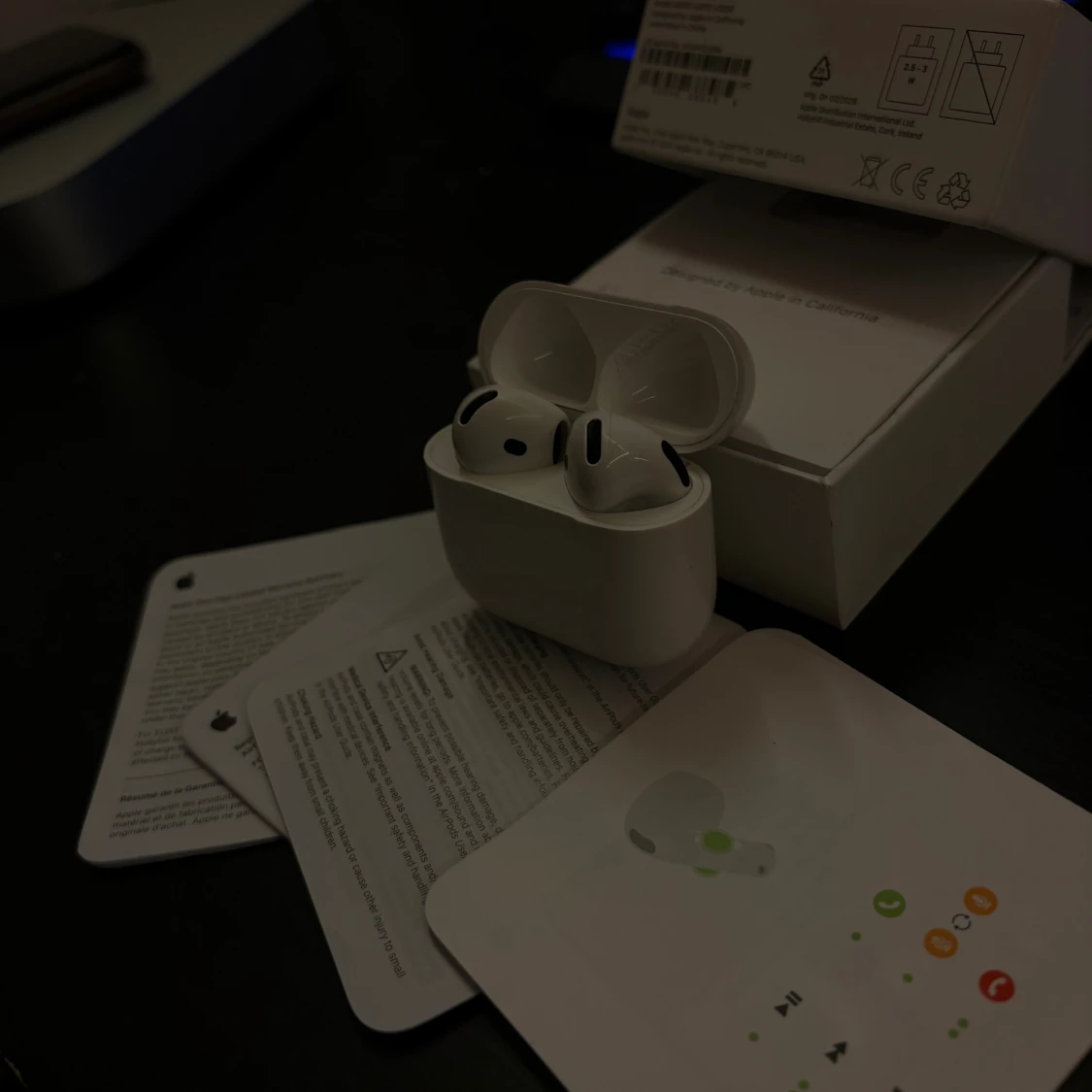 AirPods gen 4 - 2