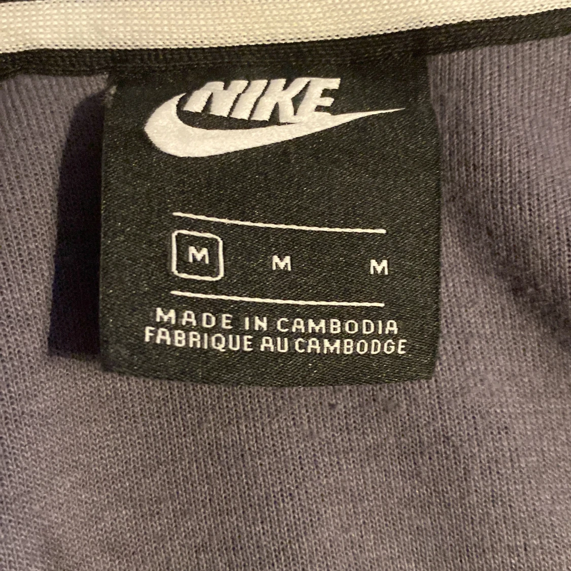 Grå sweatshirt från Nike i storlek M - 3
