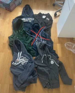Bulk, Abercrombie and fitch, Hollister och Superdry  - Skriv vid minsta fråga och om du är intresserad av mer info. 