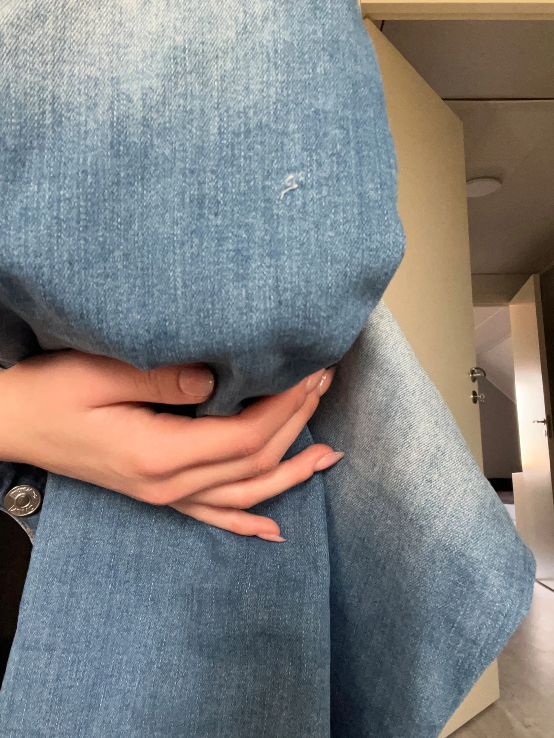 Bootcut ljusblå jeans med slitningar - 3