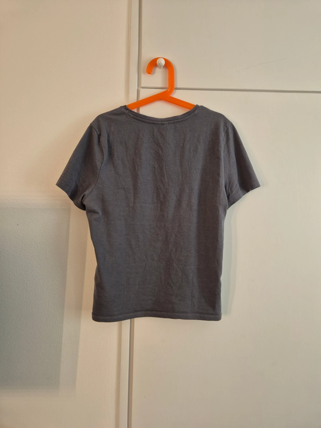 Mörkgrå t-shirt  - 2