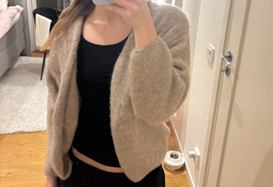 Beige kofta från Lindex  - 3