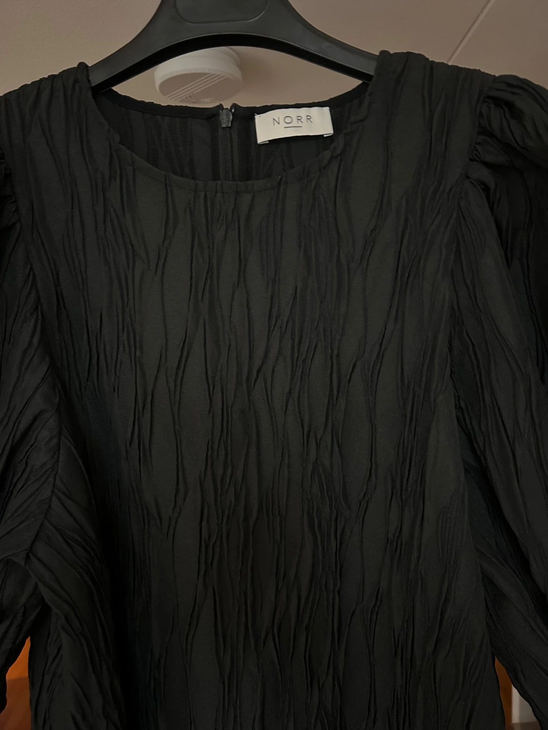 Svart långklänning från NORR - 1