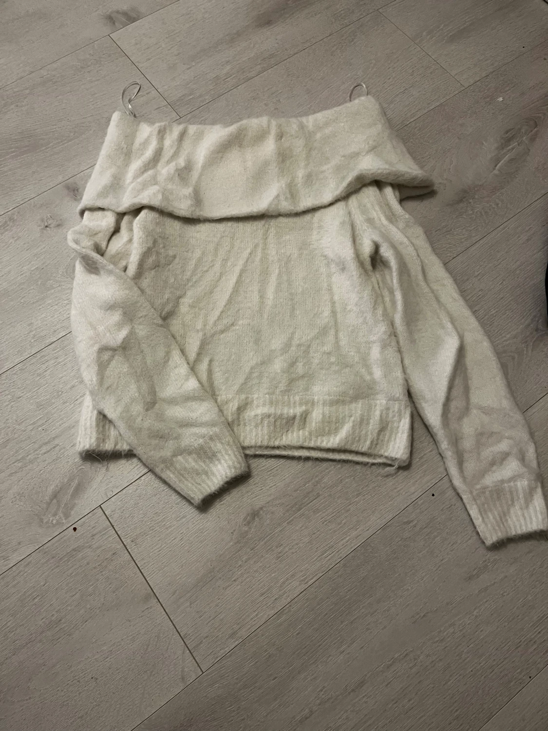 Offshoulder stickad tröja H&M