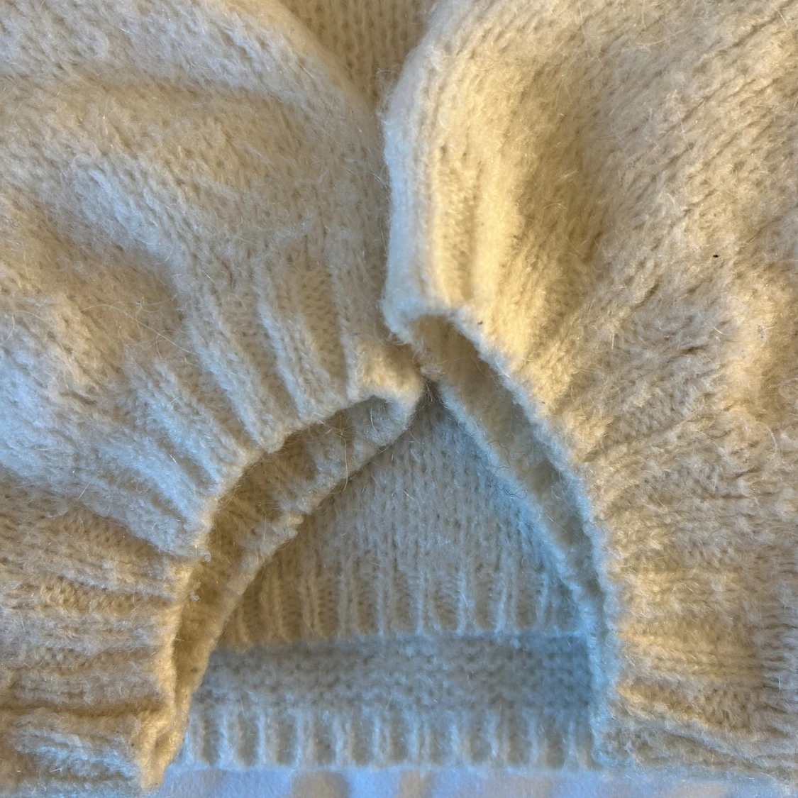 Vit stickad tröja - 3