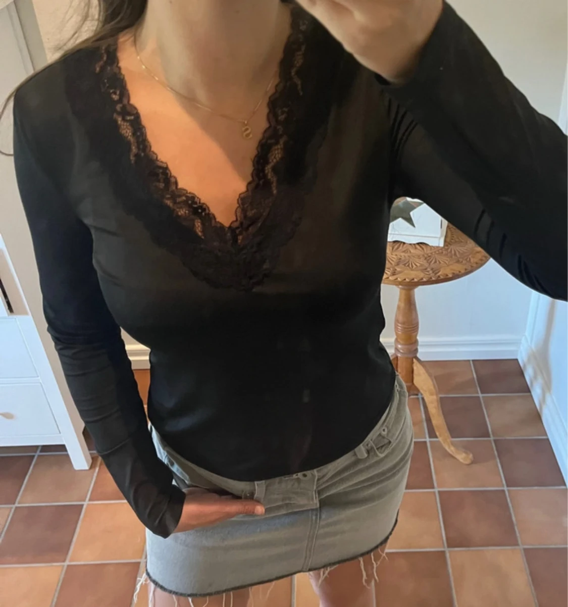 Svart långärmad topp med spets