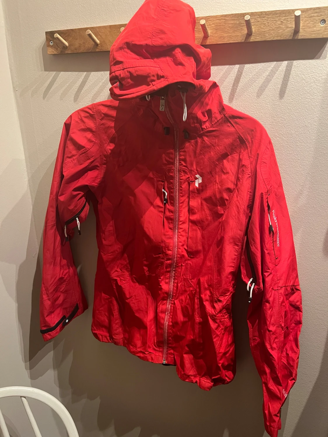 Peak Performance: röd skaljacka - 1