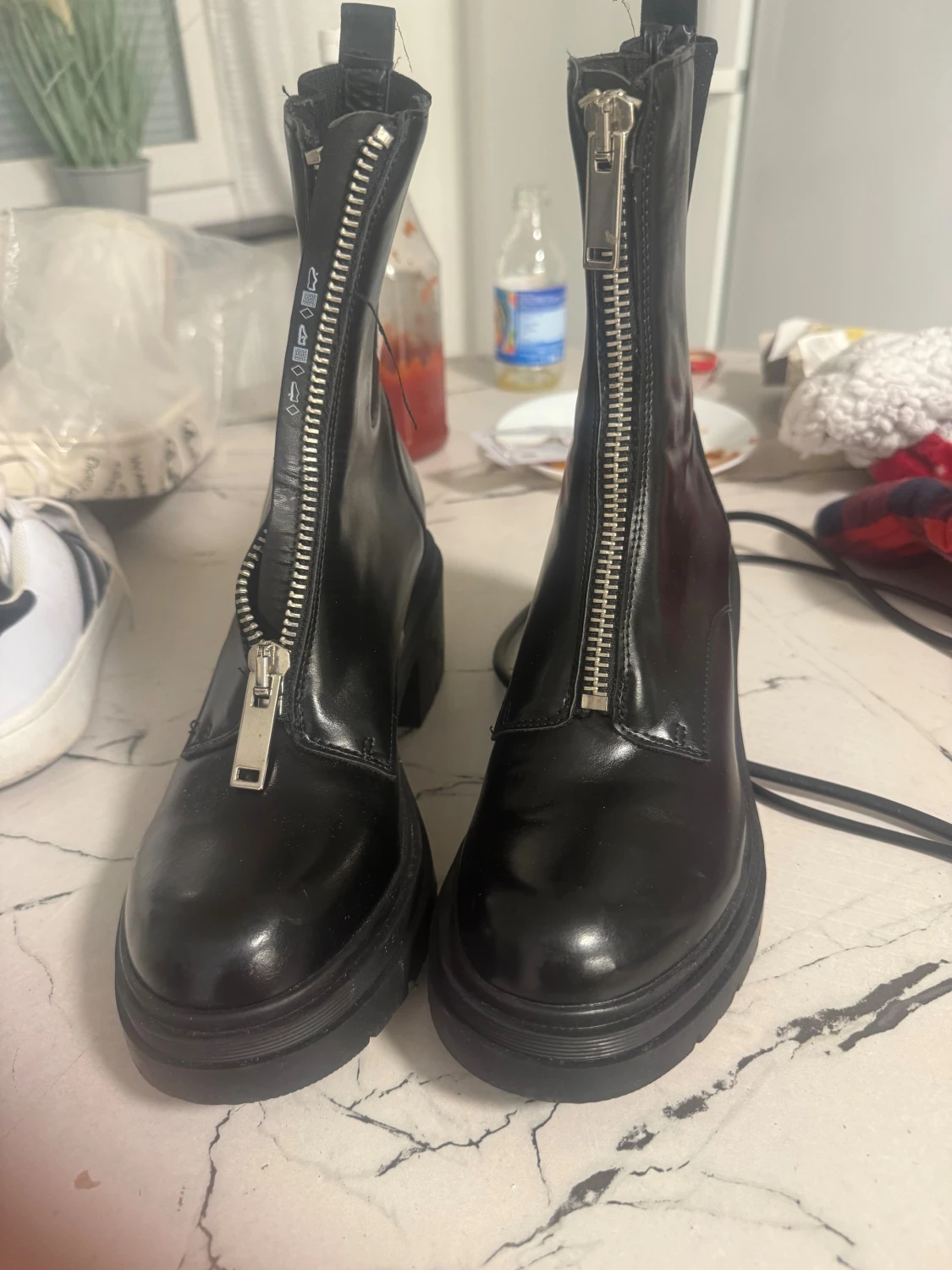 Svarta boots med dragkedja och klack - 1