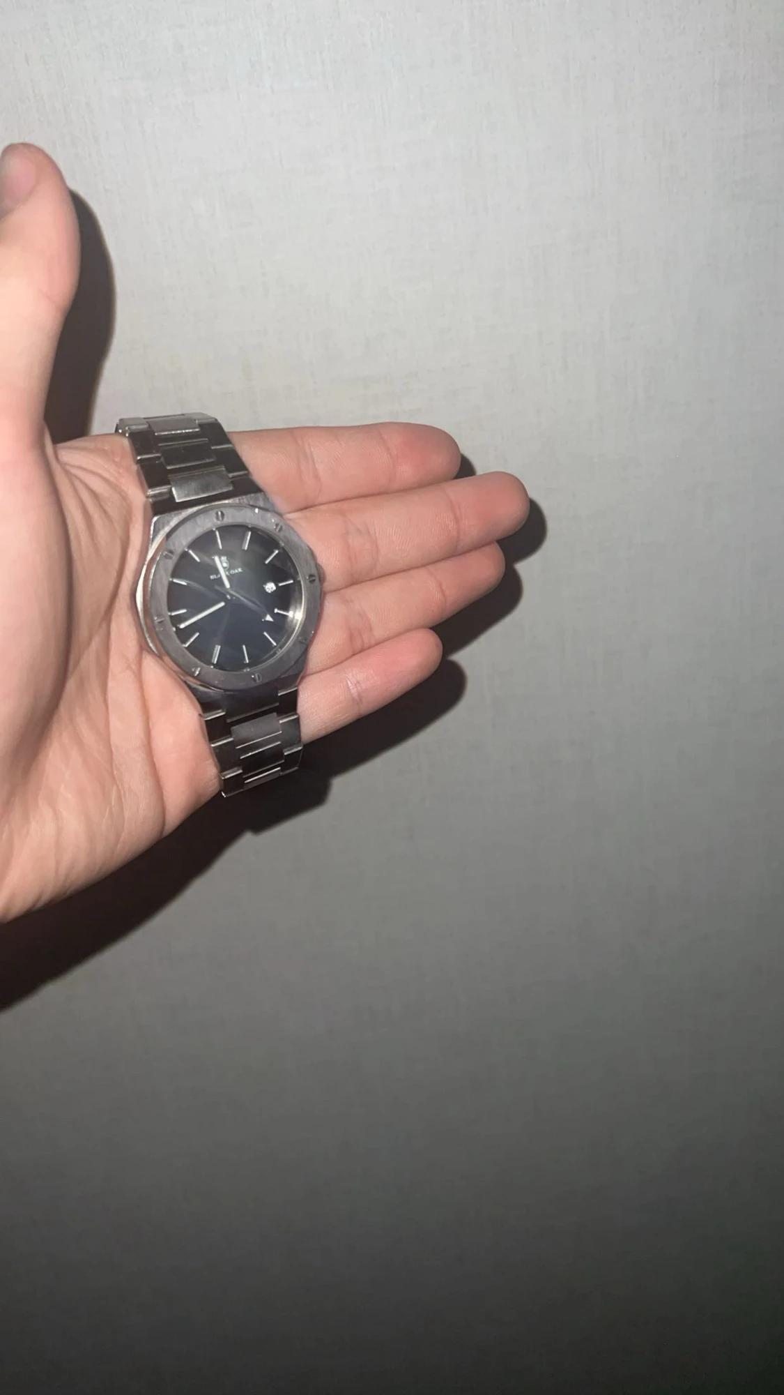 Silverfärgad klocka - 1