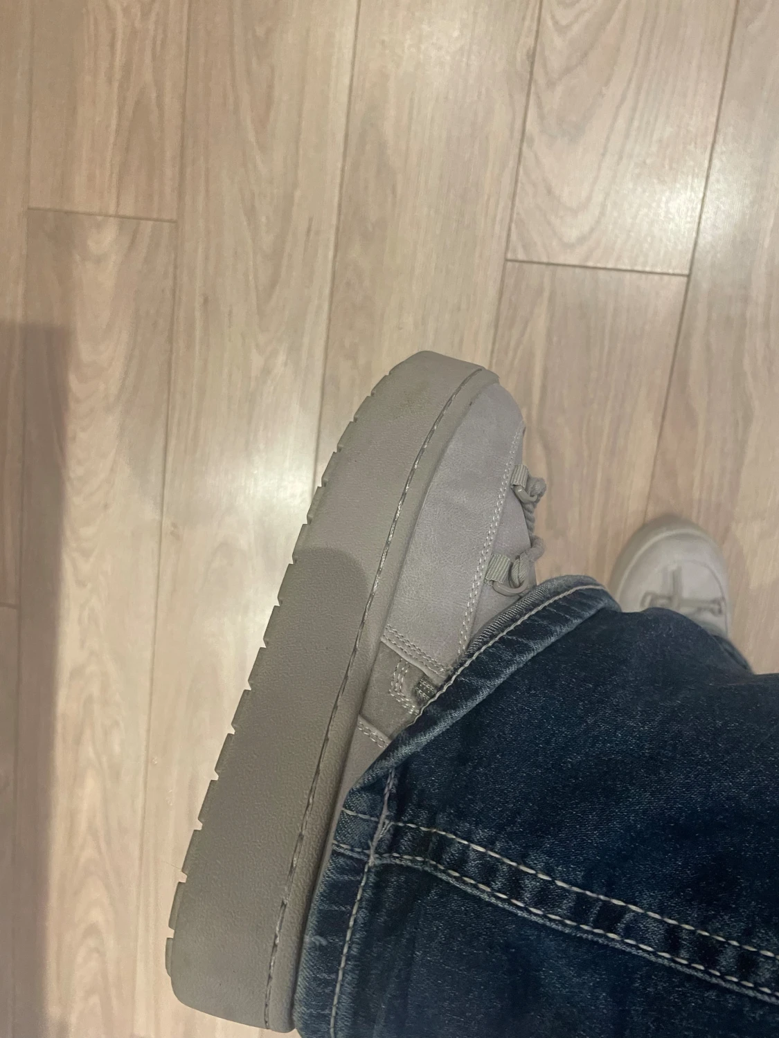 Grå knutna boots med platt sula - 2