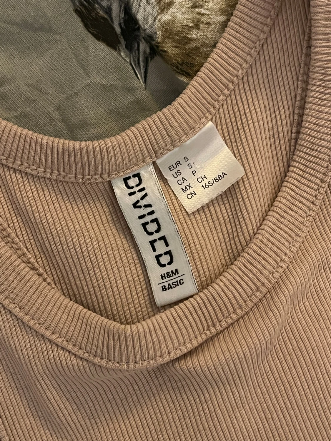 Beige ribbad linnetopp från H&M Divided - 2