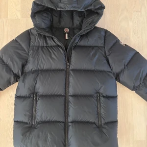 Colmar puffer jacka - en sjukt snygg colmar puffer jacka || suverän jacka till vintern || Size XS || skicket är 10/10 || nypris ca ,  4799kr ( kvitto finns )  || hör gärna av er vid intresse!