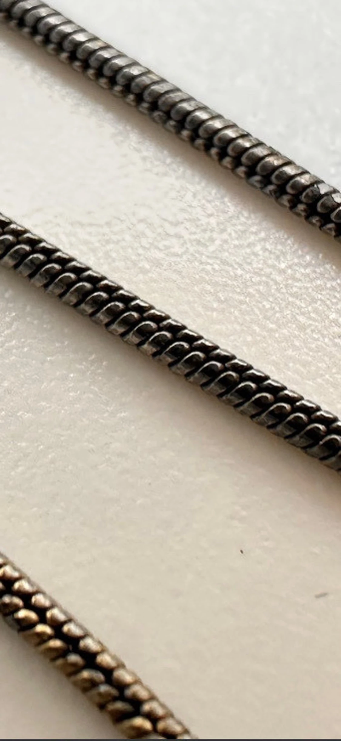 Halskedja Ormlänk, längd: 38,5cm, bredd: 1,5mm, oxiderad, oxidering sliten, 925 silver, Vikt: 4,2g. - 1