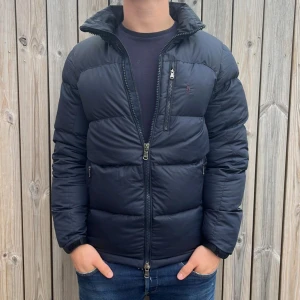 Ralph Lauren puffer jacket  - Ralph Lauren | Mycket bra skick | Size - S | Nypris 5000 mitt pris 2449 | Hör av dig vid minsta fråga eller fundering📩
